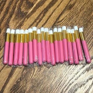 Eyelash fake/real brush cleaners